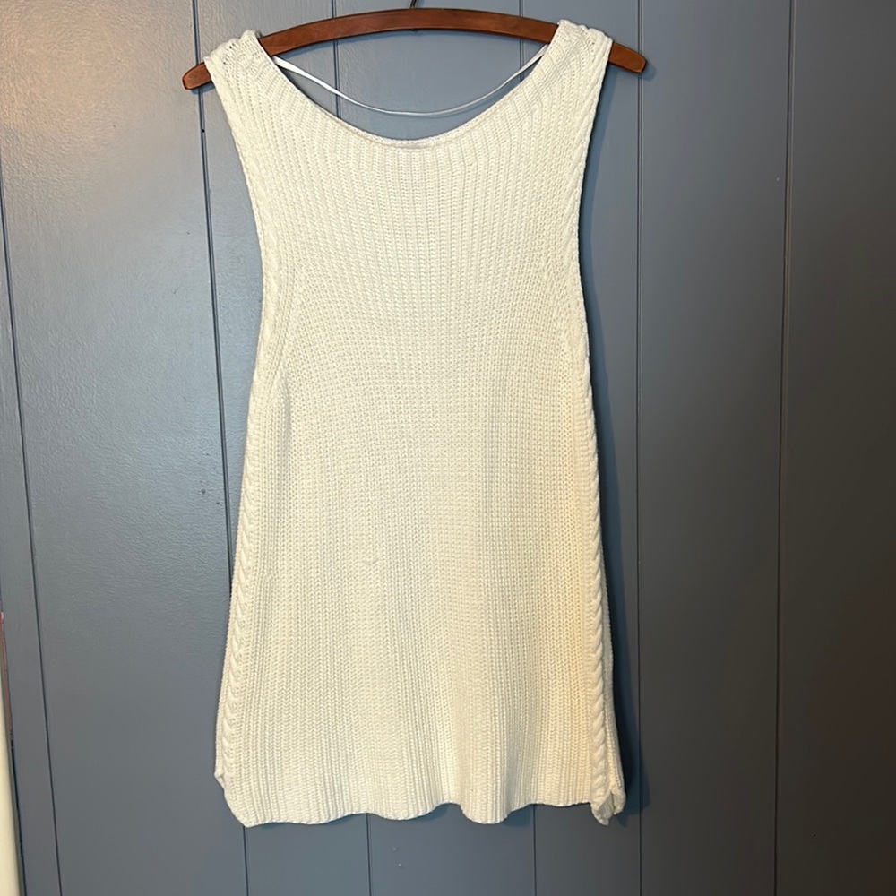 White Sweater/Cupio